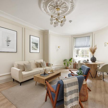 Ocean City Stylish Apartment Plymouth Bagian luar foto